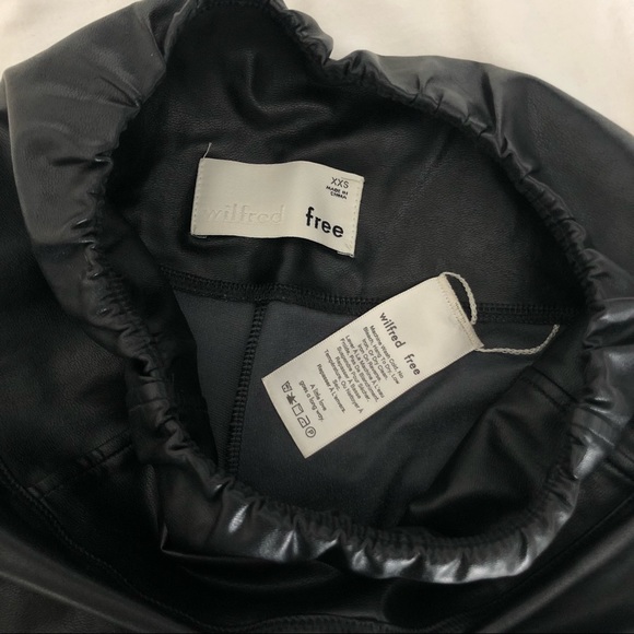 Aritzia Wilfred Faux Leather Legging - Picture 4 of 4